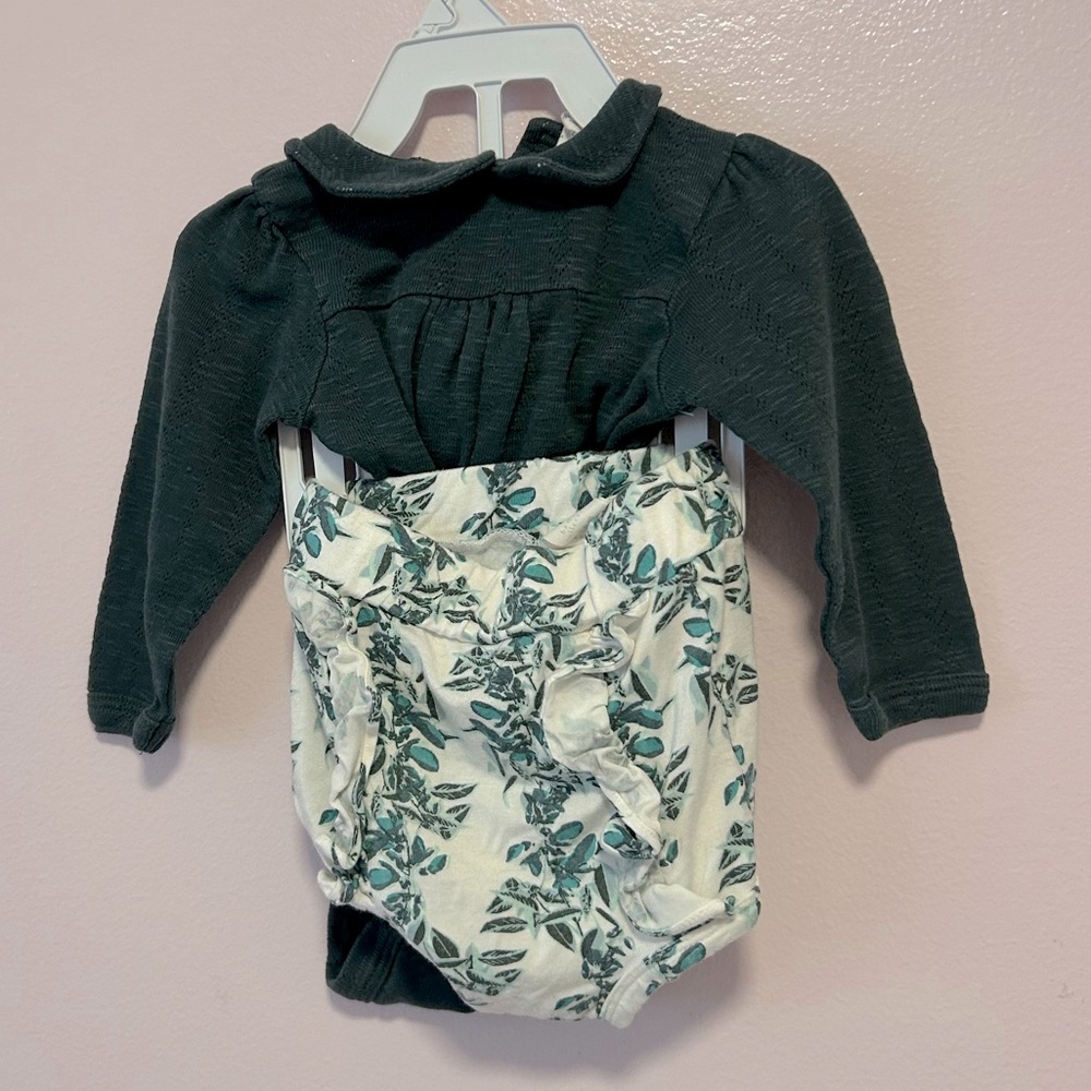 Kate Quinn Deep Green Pointelle Bodysuit and Bloomers Sz 6-12 Mo